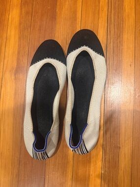 Rothys size 10 Knit Ballet Flat in Black and Cream